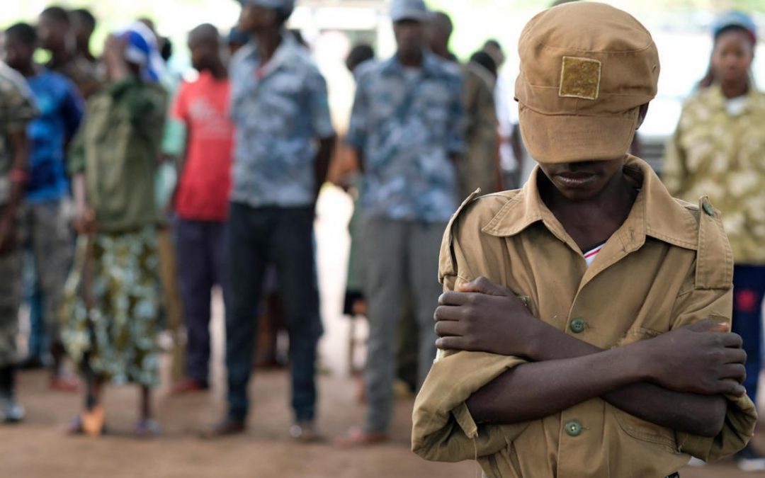 الجنود الأطفال في أفريقيا: ضحايا أم جناة؟ (دراسة)