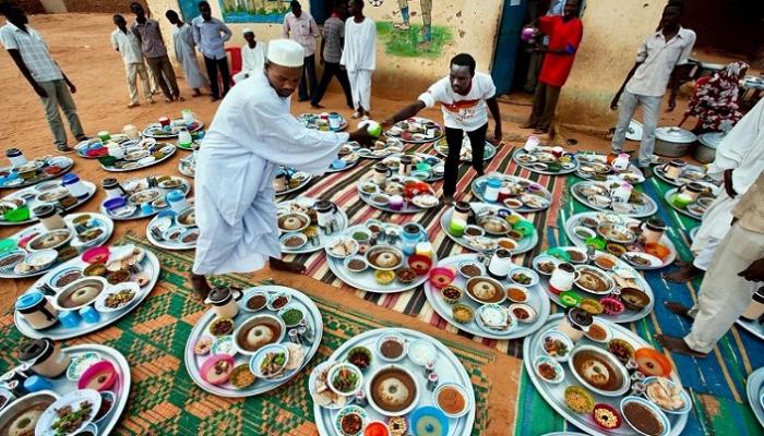 في السودان.. فرحة رمضان تحلو بالجماعة