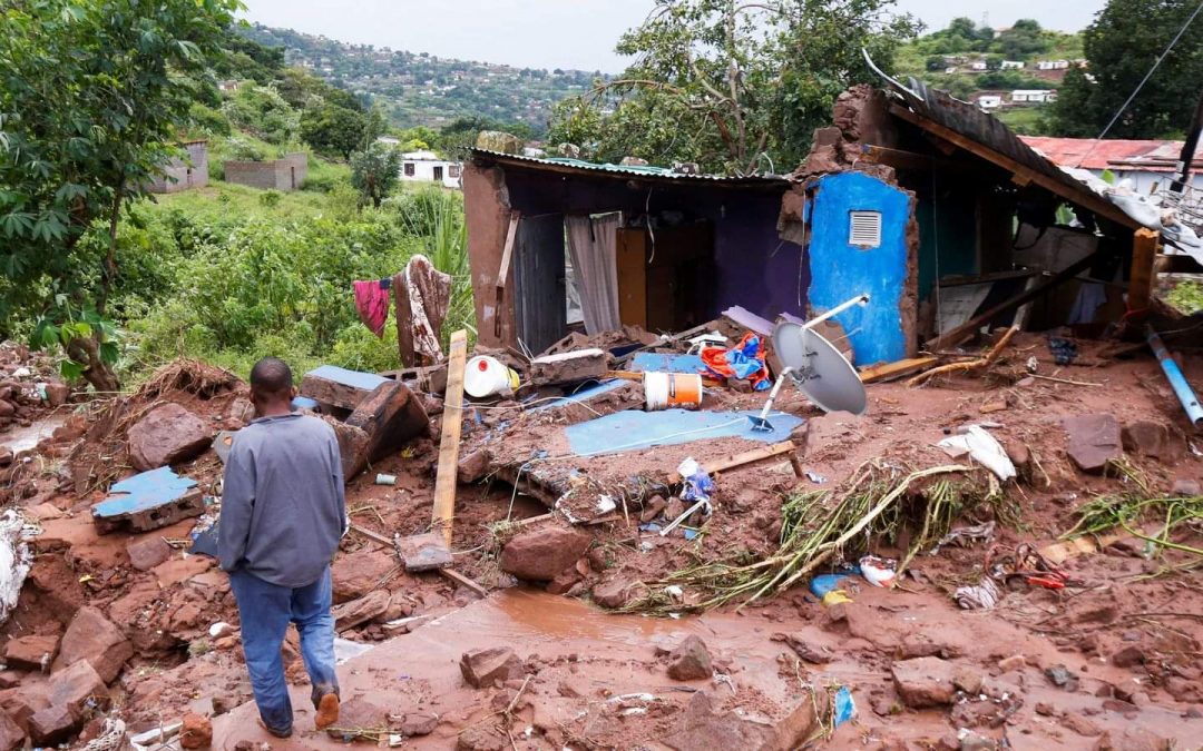 بعد أمطار وفيضانات مدمرة.. جنوب أفريقيا تدق ناقوس الخطر