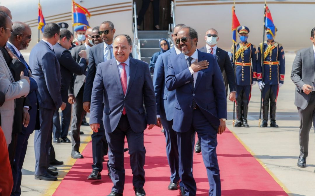 بدعوة من السيسي.. رئيس الصومال يزور مصر