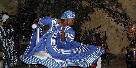 أشهرها رقصة الأم ودائرة الطباشير.. طقوس «تسمية الأطفال» لدى «اليوربا والإيبو» بنيجيريا