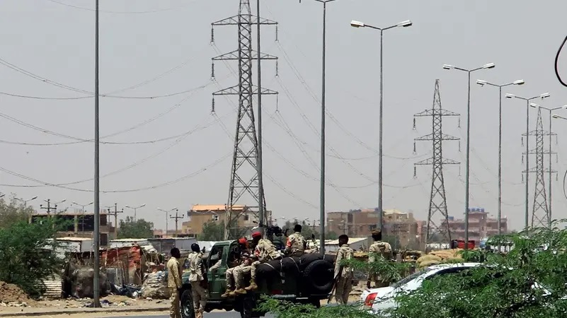 قتال عنيف بين الجيش السوداني و«الدعم السريع».. ودعوات دولية للتهدئة
